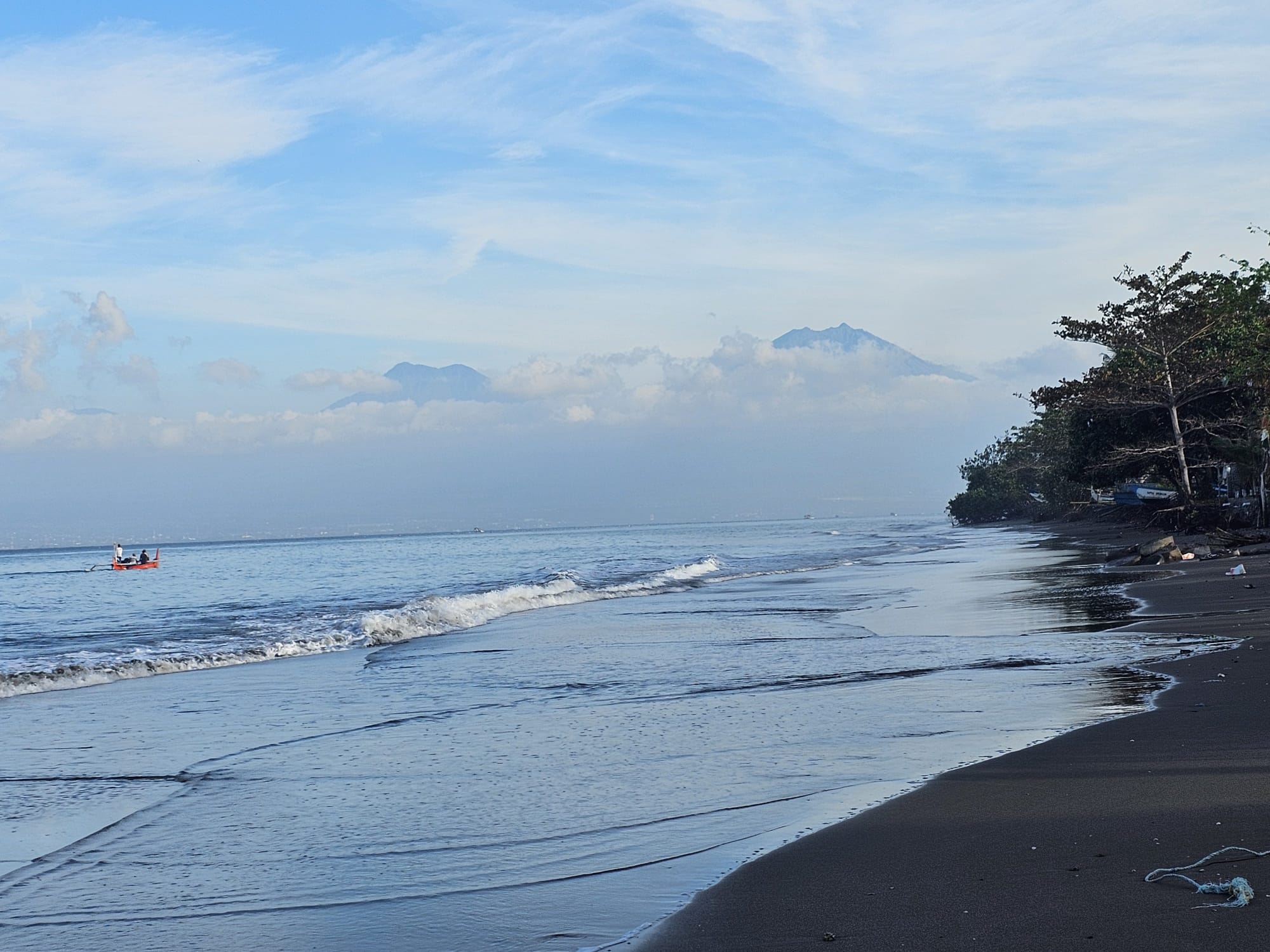 A few steps from the Melaya beach